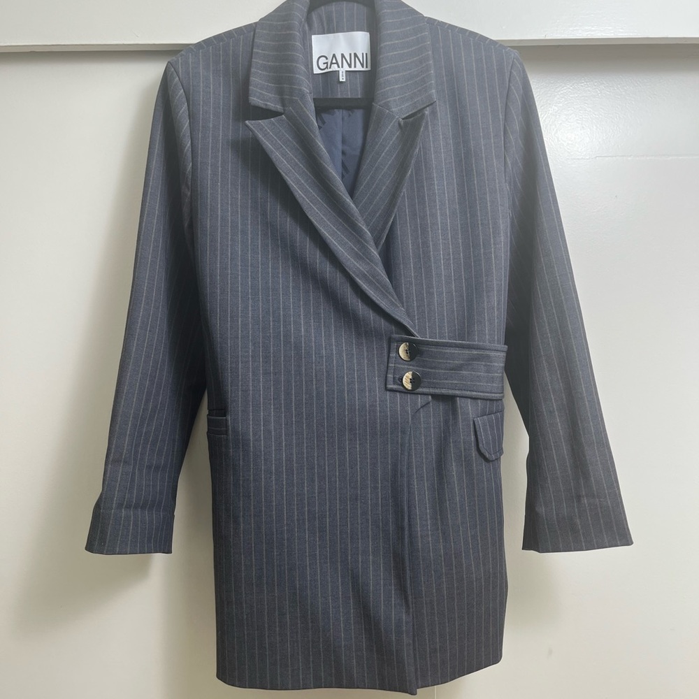 Ganni blazer size 40